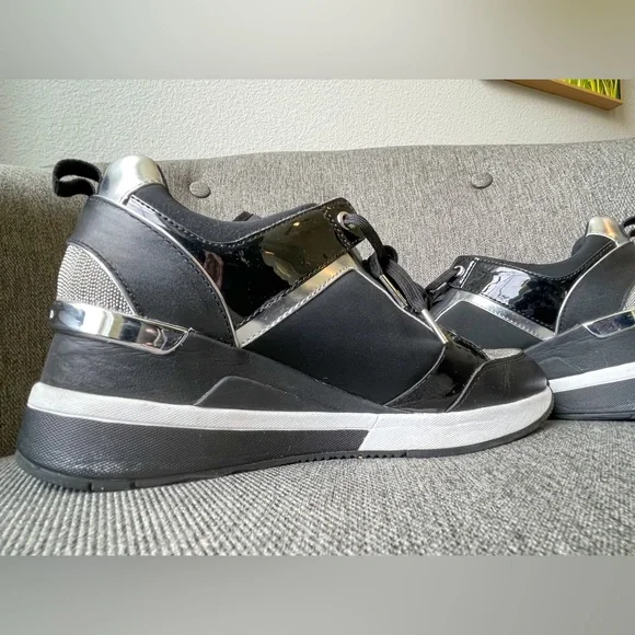 Michael Kors Georgie Mixed-Media Trainer, black, white, silver - Picture 5 of 7